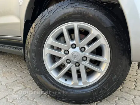 HILUX SW4 2.7 SR 7 LUGARES 4X2 16V FLEX 4P AUTOMÁTICO