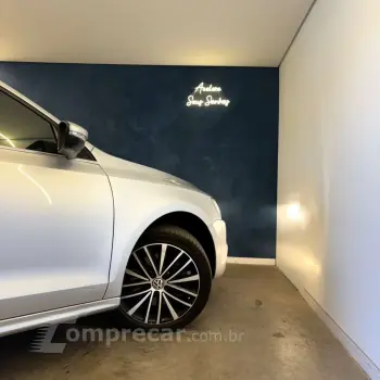 JETTA Highline 2.0 TSI 16V 4p Tiptronic