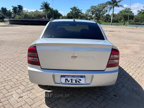 ASTRA 2.0 MPFI Sedan 8V