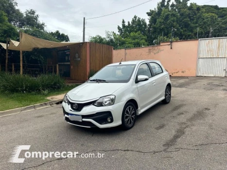 Toyota ETIOS HATCH - 1.5 PLATINUM 16V 4P AUTOMÁTICO 4 portas