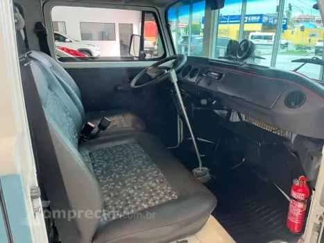 KOMBI 1.6 MI STD 8V ÁLCOOL 3P MANUAL