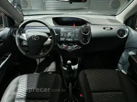 ETIOS 1.5 XS Sedan 16V