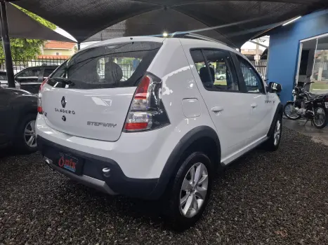 SANDERO - 1.6 STEPWAY 8V 4P MANUAL