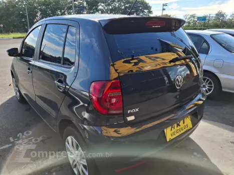 Volkswagen FOX 1.0 TREND COMPLETO 4 portas