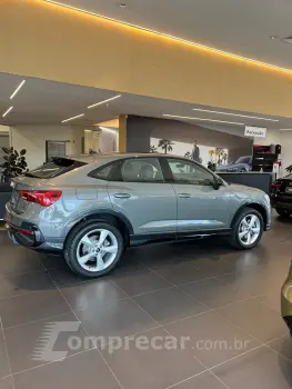 Q3 2.0 40 TFSI Sportback Performance Black Quattro