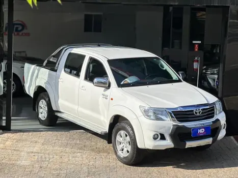 HILUX CD4X2 SR