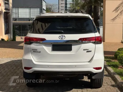 HILUX SW4 2.7 SRV 7 Lugares 4X2 16V