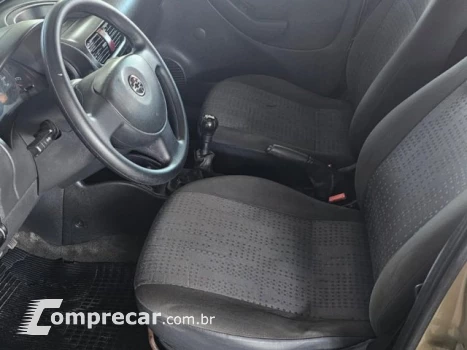 CORSA SEDAN - 1.4 MPFI MAXX SEDAN 8V 4P MANUAL