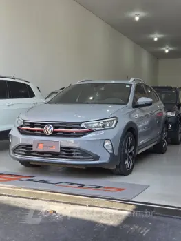 Volkswagen NIVUS 1.0 200 TSI Highline 4 portas