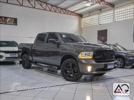 CLASSIC 5.7 V8 Laramie Night Edition CD 4X4