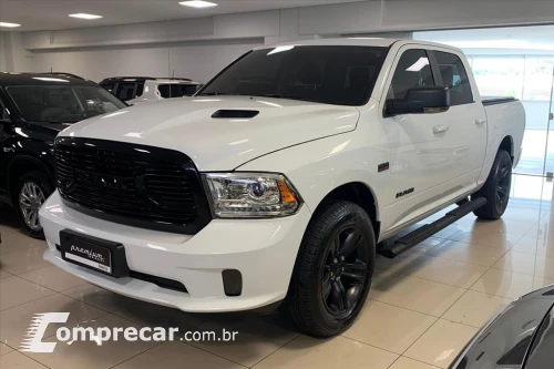 RAM CLASSIC 5.7 V8 GASOLINA LARAMIE NIGHT EDITION CD 4 portas