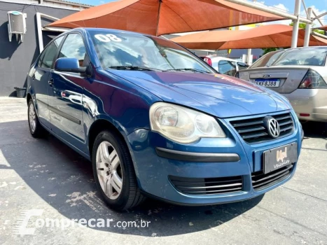 POLO SEDAN - 1.6 MI 8V 4P MANUAL