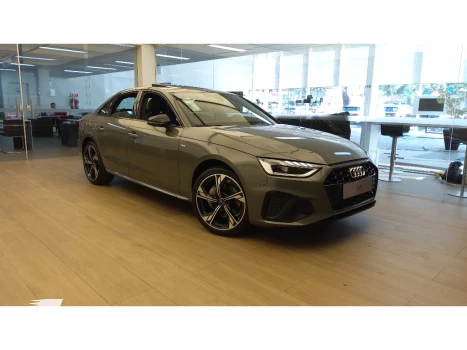 Audi A4 2.0 TFSI MHEV S LINE QUATTRO S TRONIC 4 portas