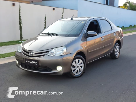 Toyota ETIOS 1.5 XS Sedan 16V 4 portas