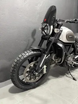 SCRAMBLER 800 ICON