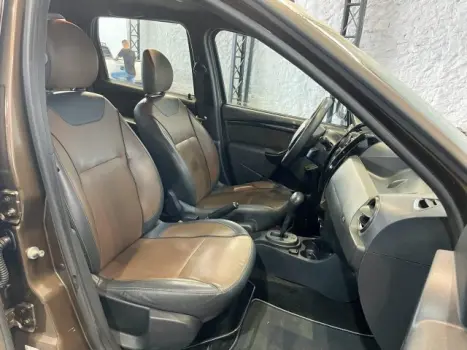 DUSTER - 2.0 DYNAMIQUE 4X2 16V 4P AUTOMÁTICO