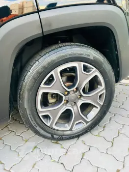 Renegade Longitude 1.8 4x2 Flex 16V Aut.