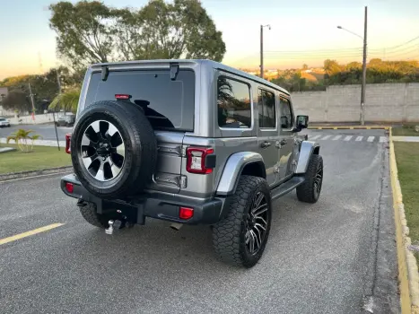 WRANGLER 2.0 TURBO GASOLINA SAHARA 4P 4X4 AT8