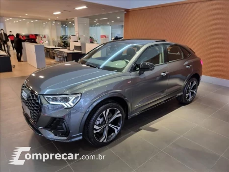 Audi Q3 2.0 40 TFSI Sportback Performance Black Quattro 4 portas