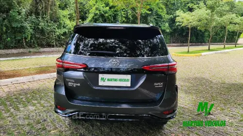 HILUX SW4 2.8 D-4d Turbo Diamond 7L 4X4