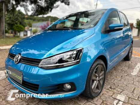 Volkswagen Fox Comfortline 1.6 Flex 8V 5p 4 portas