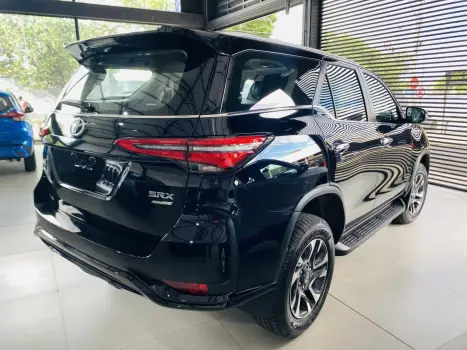 HILUX SW4 2.8 D-4d Turbo SRX Platinum 7L 4X4