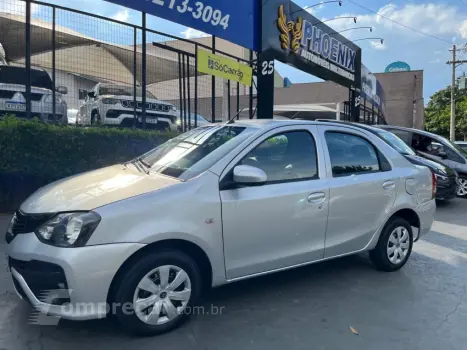 Toyota ETIOS 1.5 X Sedan 16V 4 portas