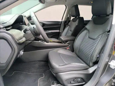 COMMANDER 1.3 T270 Turbo Limited