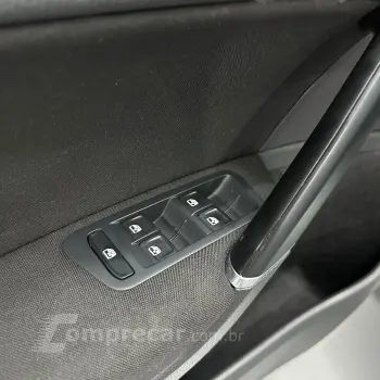 Golf Comfort. 200 TSI 1.0 Flex 12V Aut.