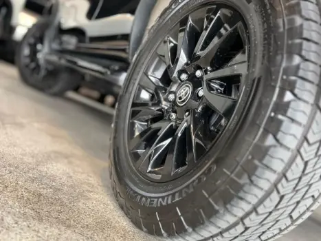 HILUX SW4 - 2.8 D-4D TURBO SRX 7L 4X4 AUTOMÁTICO