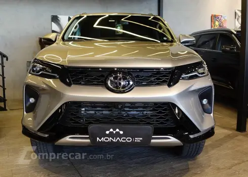 Toyota Hilux SW4 2.8 16V 4P SRX PLATINUM 4X4 7 LUGARES TURBO DIESEL 4 portas