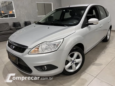 FORD FOCUS HATCH - 1.6 GLX 16V 4P MANUAL 4 portas