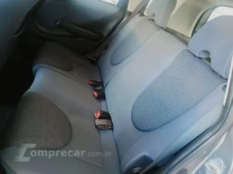 Fit 1.4 16V 4P LX FLEX