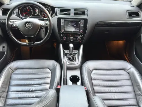 JETTA 2.0 TSI HIGHLINE 211CV GASOLINA 4P TIPTRONIC