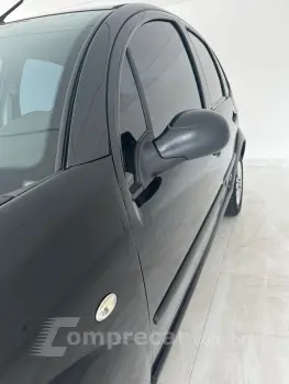 C3 1.4 I Exclusive 8V