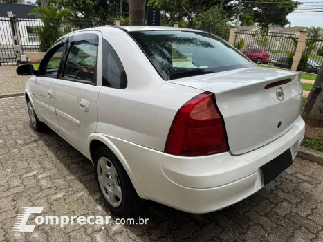 CORSA 1.4 MPFI Premium Sedan 8V