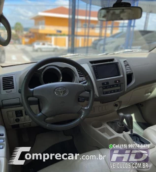 Hilux SW4 SRV D4-D 4x4 3.0 TDI Dies. Aut