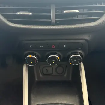 ONIX SEDAN Plus LT 1.0 12V Flex 4p Mec.