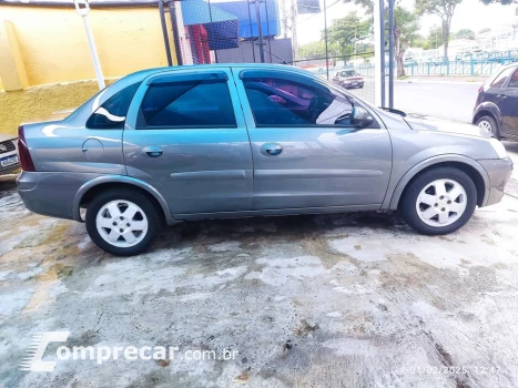 CORSA 1.0 MPFI Premium Sedan 8V