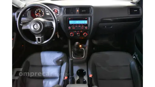 JETTA - 2.0 COMFORTLINE 4P MANUAL