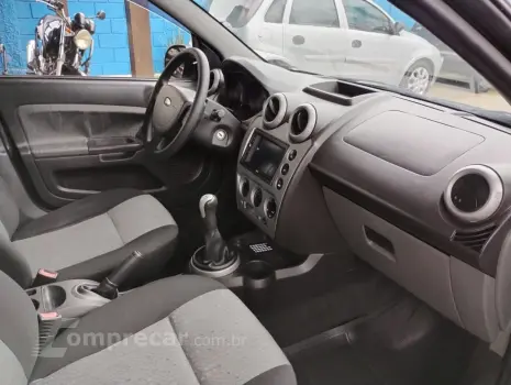 Fiesta Sedan 1.6 4P FLEX