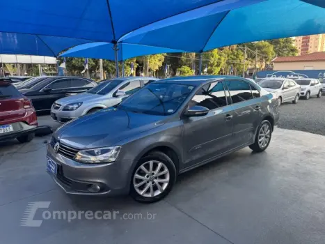 Volkswagen JETTA - 2.0 COMFORTLINE 4P TIPTRONIC 4 portas
