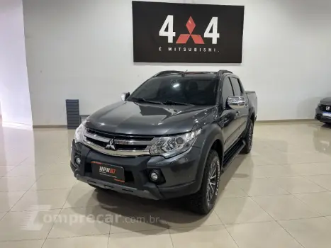 Mitsubishi L200 TRITON 2.4 16V Turbo Outdoor Hpe-s CD 4X4 4 portas
