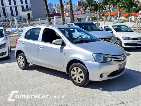 Toyota ETIOS 1.3 X 16V 4 portas