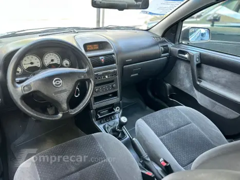 ASTRA 2.0 MPFI Elegance Sedan 8V