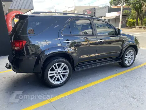 HILUX 2.8 SW4 4X4 8V