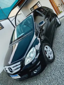 Mercedes-Benz B 180 1.7 4P AUTOMÁTICO 4 portas