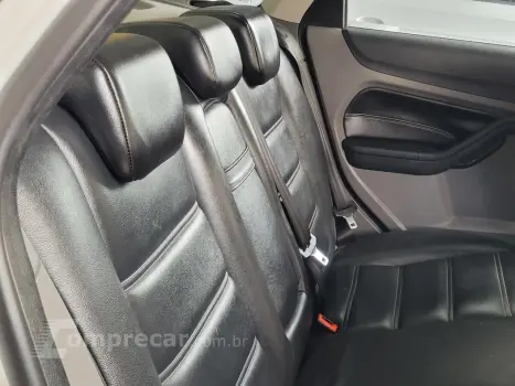 Focus Sedan 2.0 16V/2.0 16V Flex 4p Aut.