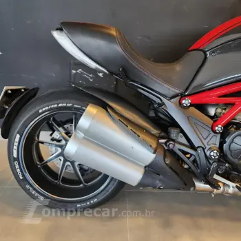 DIAVEL 1198 Carbon