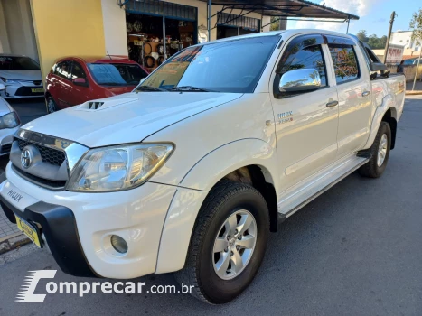 Toyota Hilux SRV CD 4x4 At 4 portas